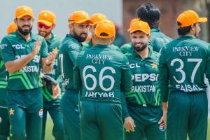 Pakistan cricket team wearing saffron caps on the field Photo Viral