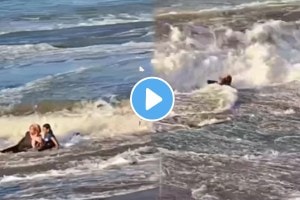 Mother Saved Her Daughters Life Who Had Drowned In The Sea Thrilling Video Went Viral