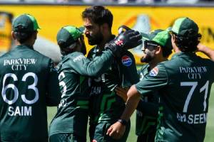 Pakistan Beats Australia by 9 Wickets in Marathi