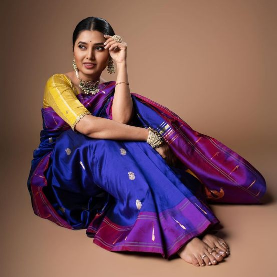 Prajakta Mali Muniya Paithani Saree Photoshoot