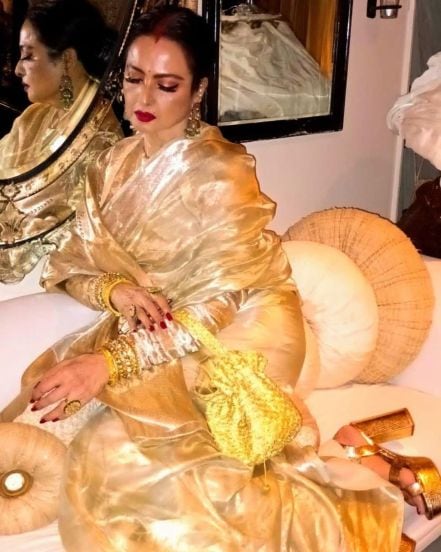 bollywood actress rekha retro look photos viral