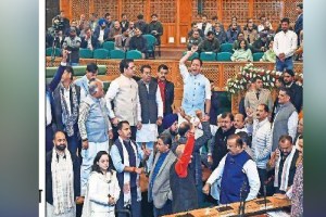 Resolution to grant special status to Jammu and Kashmir approved