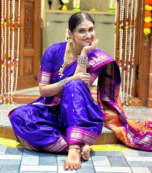 Rinku Rajguru Purple Paithani Saree