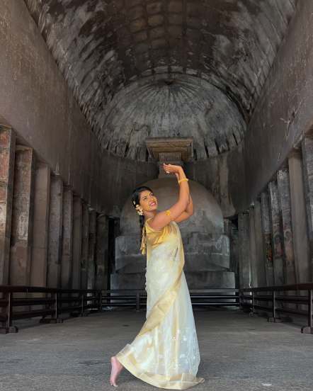 Madhuri Pawar Photos, Madhuri Pawar Ajanta Caves Photoshoot, madhuri pawar ajintha leni photoshoot