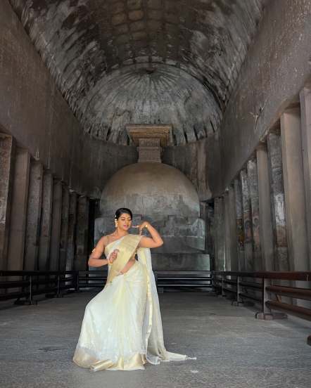 Madhuri Pawar Photos, Madhuri Pawar Ajanta Caves Photoshoot, madhuri pawar ajintha leni photoshoot