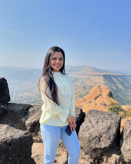 aarya ambekar visited Sajjangad fort 