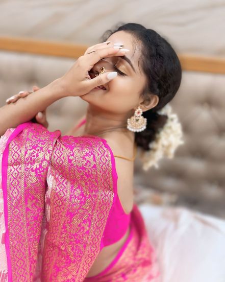 Shivali Parab Pink Saree Photos