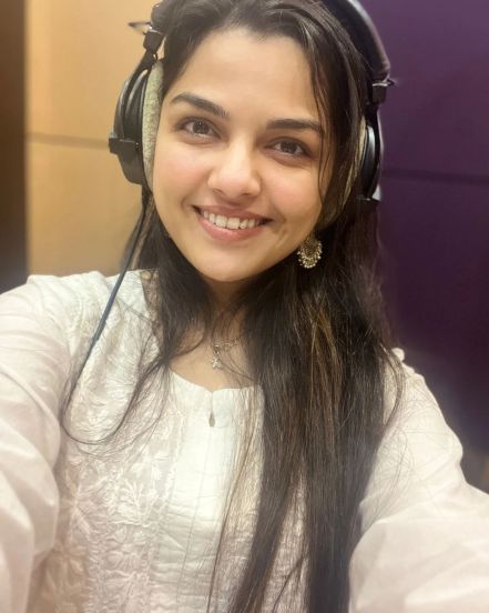 Aarya Ambekar's voice will enhance the beauty of 'Sangeet Manapman'movie