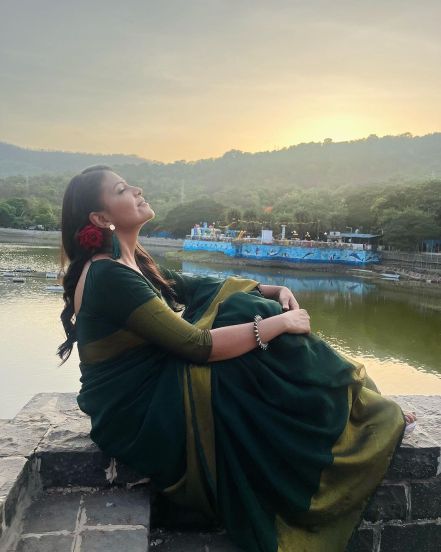 Actor Saniya Choudhari shares her stunning look in saree on social media