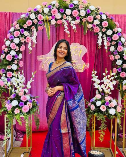 Actor Saniya Choudhari shares her stunning look in saree on social media