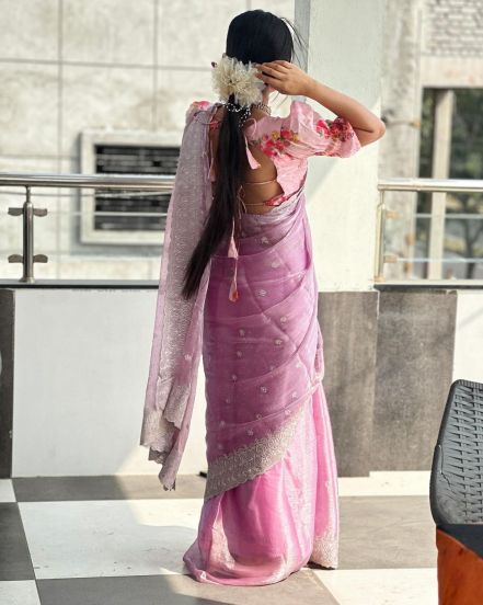 popular dancer gautami pink saree glamorus photoshoot see photos gautami patil viral latest photos 