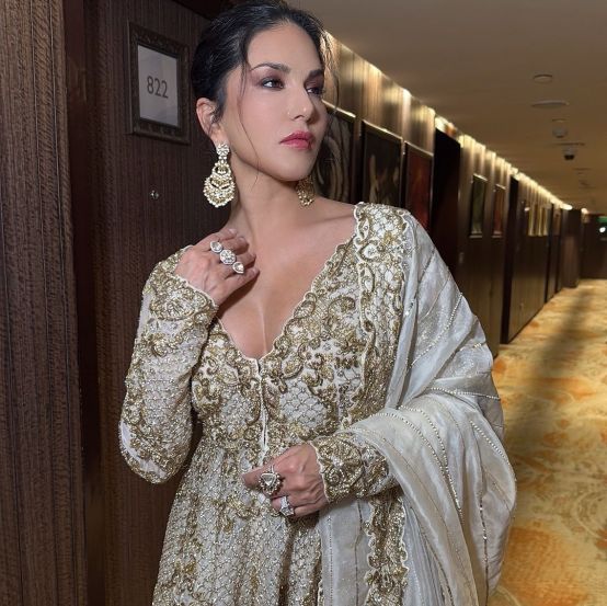 Bollywood celebrity Sunny Leone shares stylish photos on social media