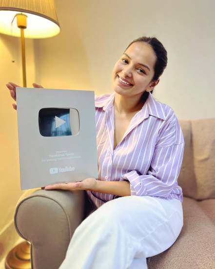 Actress Titeeksha Tawade shares her achievement of silver play button from youtube on social media 