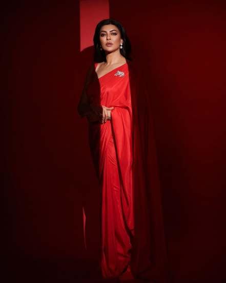 Actress Sushmita Sen shares her stunning look on instagram