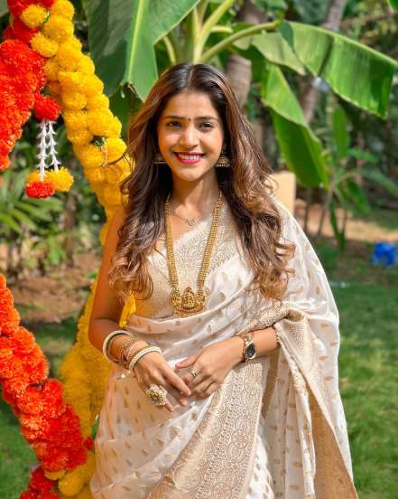 Social Media influencer Ankita Mestri shares her traditional look on social media