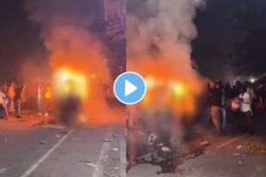 Shocking video : A rickshaw caught fire due to firecrackers