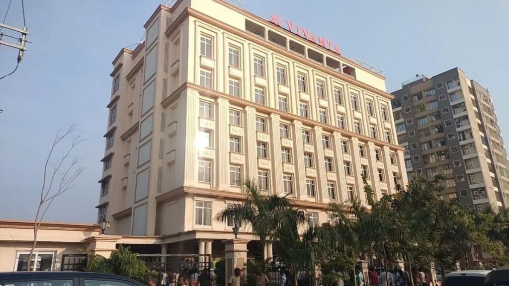 Vivanta Hotel note distribution case Another crime against owner four arrested in assault case