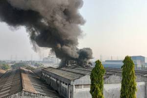 A fire broke out in a warehouse of a factory near Tarapur Industrial Area