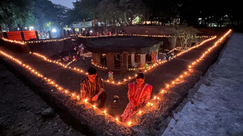 Tripurari Purnima Deepotsav Photos