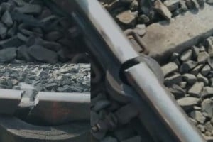 Track crack, Dhamangaon railway station, Railway staff alert Track crack,