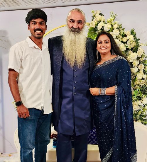 actress Divya Sridhar married to a spiritual guru Chris Venugopal