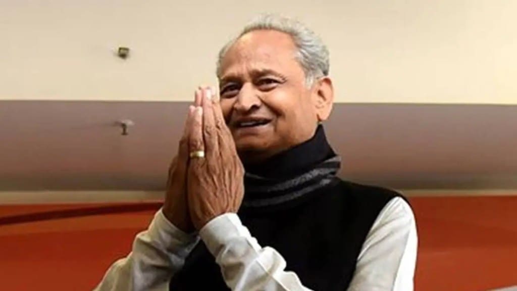 congress leader ashok gehlot slams pm modi over batenge toh katenge remarks