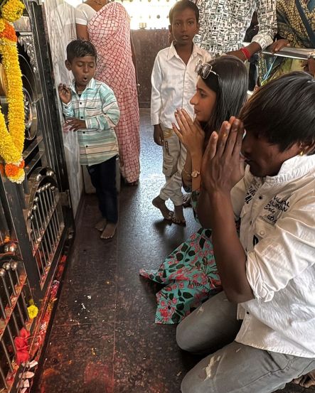 ankita walawalkar meets suraj chavan at his hometown baramati