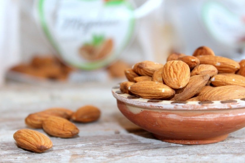 Reasons to include soaked almonds in your regular diet to boos functioning of the body