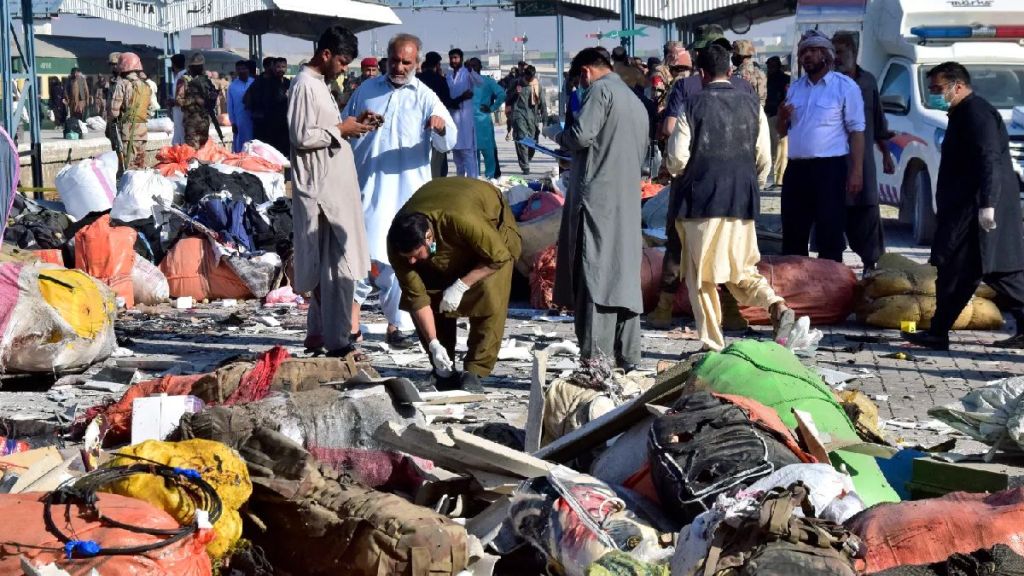 bomb explosion at railway station in Quetta pakistan