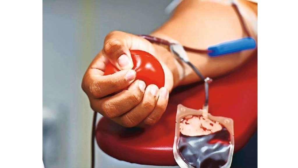 Maharashtra blood shortage loksatta