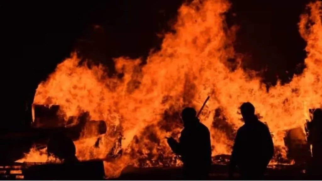 fire in thane Diwali