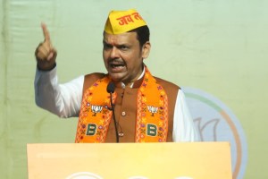 devendra fadnavis campaign bjp candidate mahesh landge