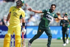 harris rauf celebrating wicket of glen maxwell