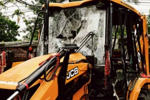 construction worker dies after gets trapped in jcb machine