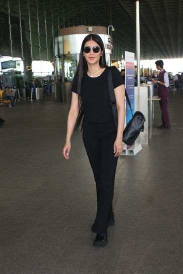 Shruti Haasan black outfit