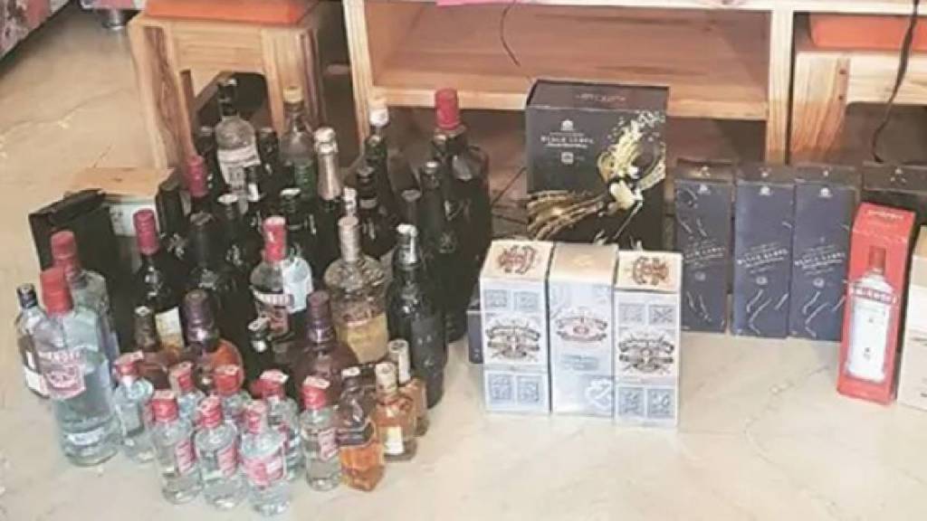 Chandrapur district Cash, liquor, drugs seized,