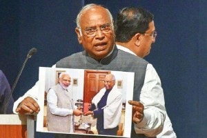 Kharge slams Modi for ignoring dalit leaders in cabinet