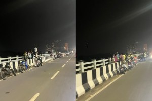 youth crowd at mankoli bridge to burst crackers