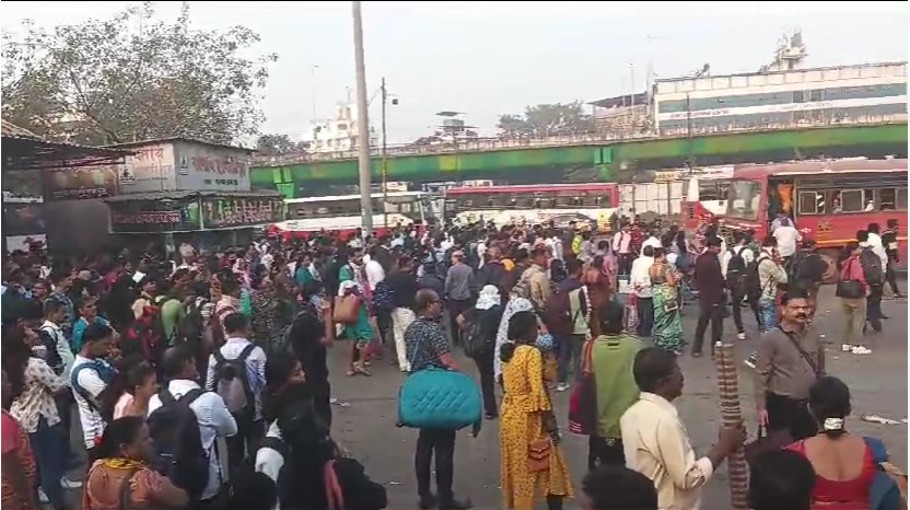 Assembly Elections 2024 Passengers Crowd in Panvel Bus Stand