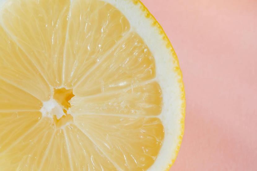 5 things to avoid eating with a lemon which can affect your digestive system negatively 