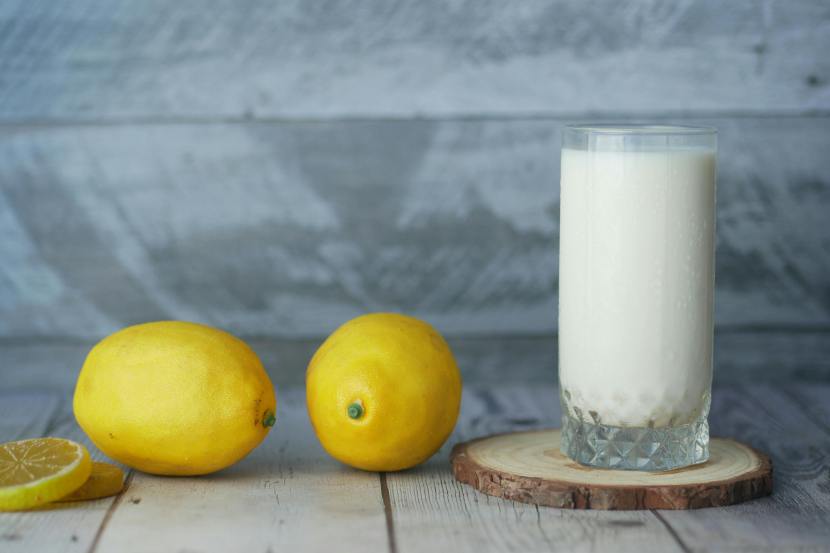 5 things to avoid eating with a lemon which can affect your digestive system negatively 