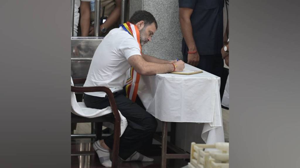 Rahul Gandhi Deekshabhoomi visit