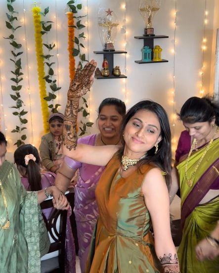 reshma shinde mehendi ceremony photos