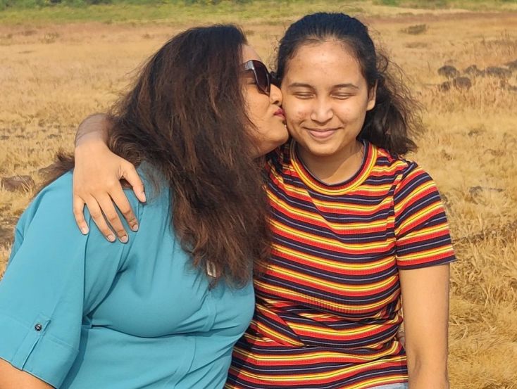 surekha kudachi shares photos with daughter