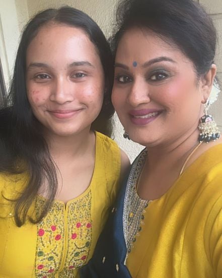 surekha kudachi shares photos with daughter