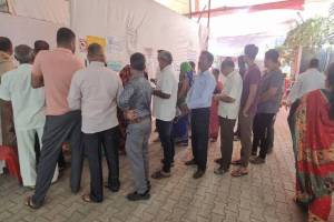 Assembly Election 2024 citizens spontaneously lined up to vote In Kalyan Dombivli