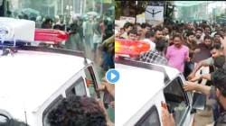 Viral Video :…अन् कार्यकर्त्यांची तुंबळ हाणामारी जागेवर थांबली! सामाजिक भान जपणाऱ्या केरळमधील दोन राजकीय गटांचा Video चर्चेत