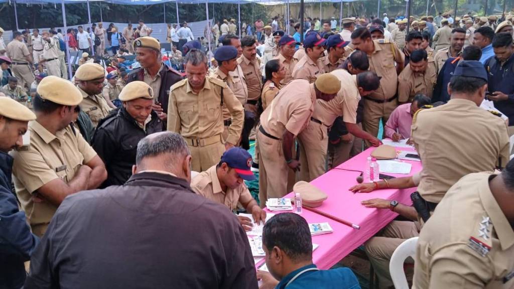 strict security at polling centers in nashik