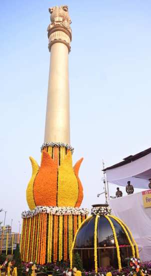 chief minister Devendra fadanvis dcm Eknath shinde and ajit pawar pays tribute to dr Babasaheb Ambedkar on mahaparinirvan diwas at chaityabhoomi