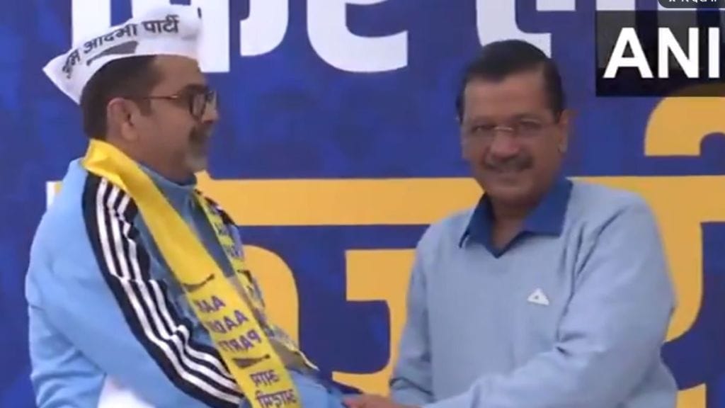 Avadh Ojha joins Aam Aadmi Party.